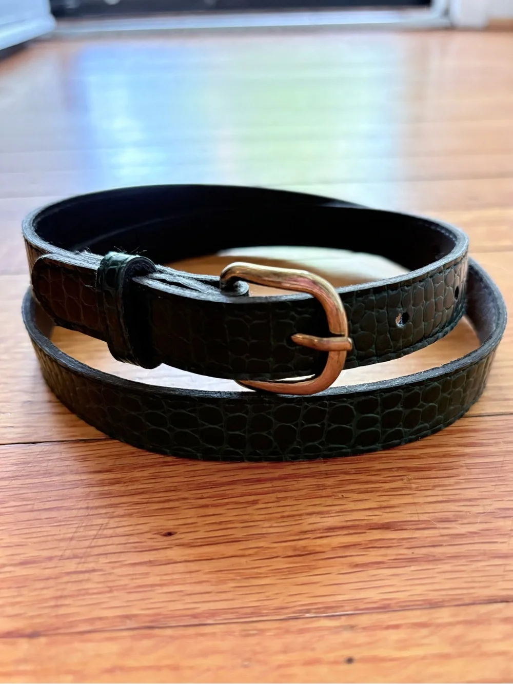 Slim Croc-Embossed Leather Belt in Deep Green with Gold Buckle
